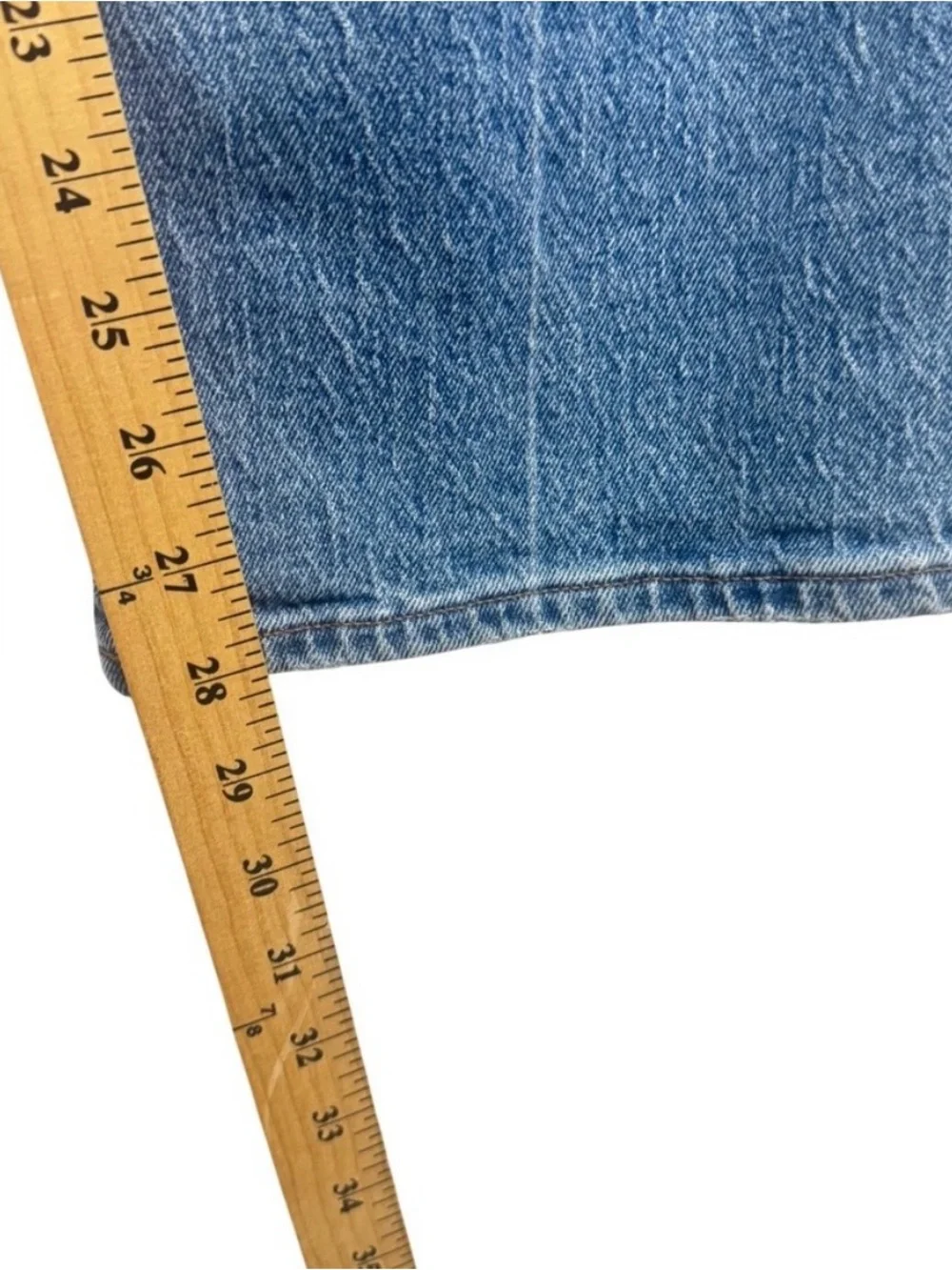 Madewell Curvy 90s Straight Leg Jeans in Light Blue Denim - Picture 9 of 12